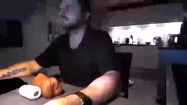 jensen38 online show from March 5, 9:04 pm