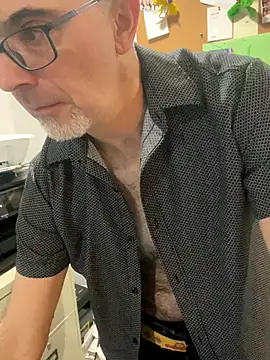 Snapshot of MaxVain chatting on November 24, 6:40 pm MaxVain online show from November 24, 6:40 pm