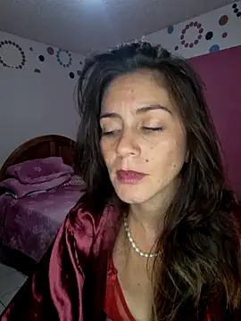 Snapshot of Hanny_24 chatting on April 28, 2:27 am Hanny 24 online show from April 28, 2:27 am