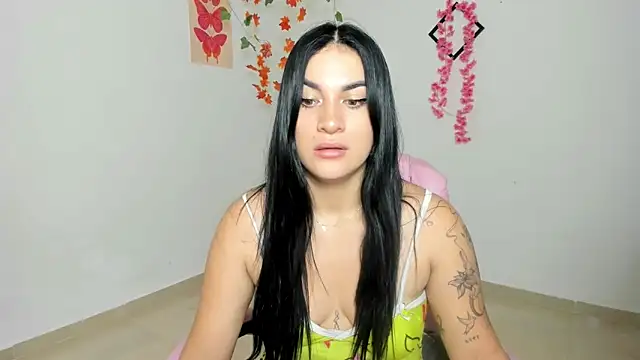 Emic  online show from June 4, 3:40 pm