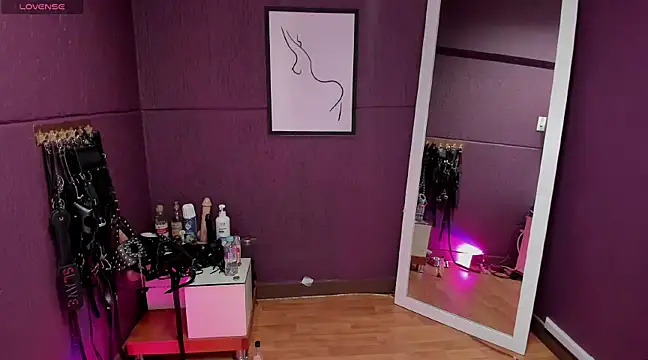 Snapshot of julietta_escobar chatting on February 3, 6:49 pm julietta escobar online show from February 3, 6:49 pm