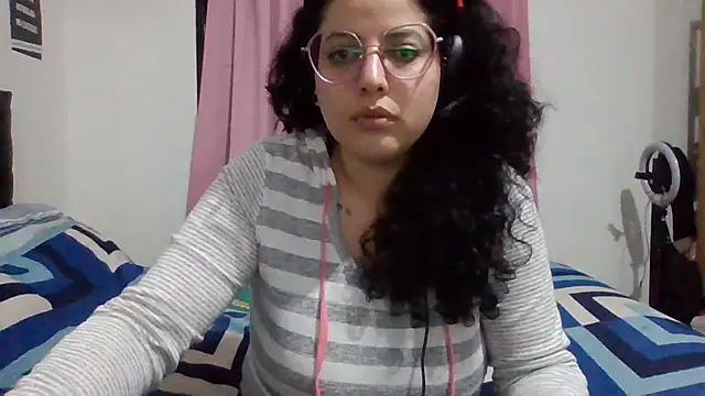 Snapshot of babyluna939 chatting on April 21, 1:42 am babyluna939 online show from April 21, 1:42 am