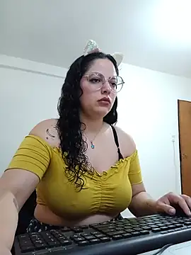 Snapshot of babyluna939 chatting on July 28, 5:01 pm babyluna939 online show from July 28, 5:01 pm