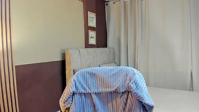 Little Ivy online show from April 6, 7:15 pm