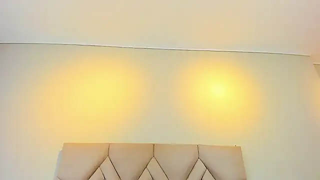 Isis Osman online show from February 3, 7:19 pm