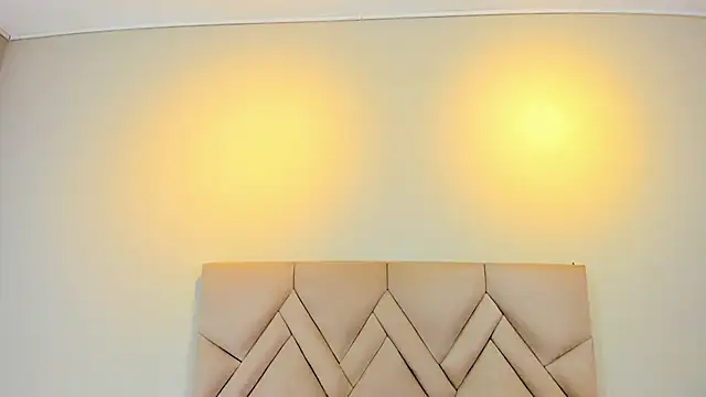 Isis Osman online show from February 4, 7:09 pm