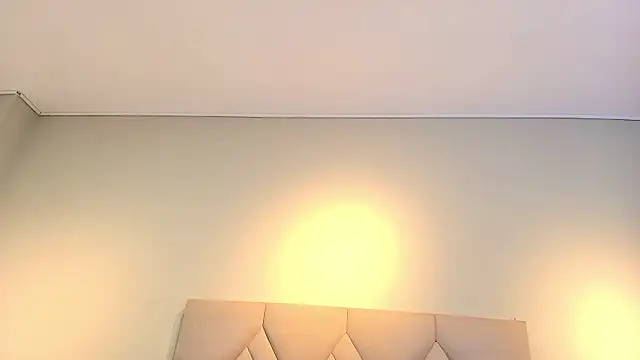 Isis Osman online show from March 21, 1:58 pm