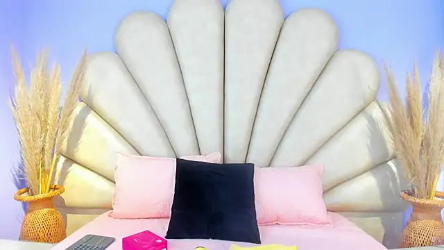 Snapshot of Isis_Osman chatting on July 3, 7:42 pm Isis Osman online show from July 3, 7:42 pm