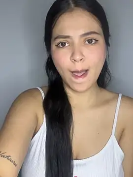 Snapshot of Amandalorense_ chatting on August 3, 5:28 am Amandalorense online show from August 3, 5:28 am