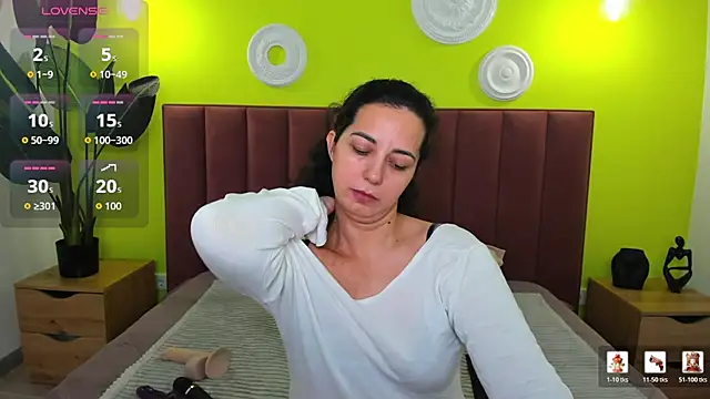 Linda Insatiable online show from April 3, 1:36 am