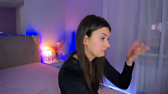 Laura Leee online show from February 22, 6:13 am