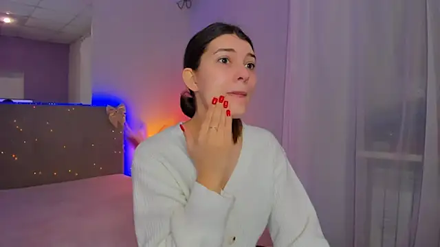 Laura Leee online show from March 17, 5:55 am