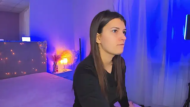 Laura Leee online show from March 25, 5:57 am