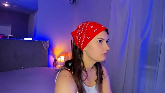 Snapshot of Laura_Leee chatting on June 16, 4:48 am Laura Leee online show from June 16, 4:48 am