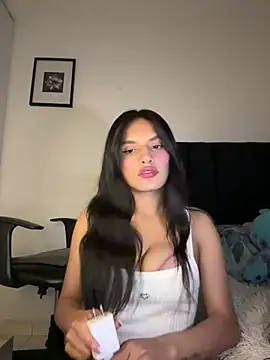 Snapshot of Dulceeany chatting on July 14, 1:52 am Dulceeany online show from July 14, 1:52 am