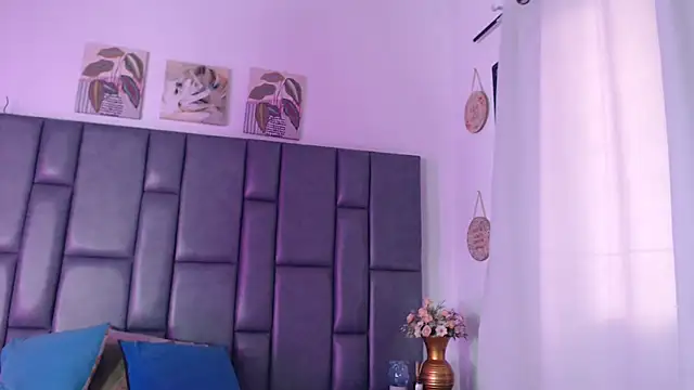 sophiaFoster4u online show from February 6, 2:37 pm