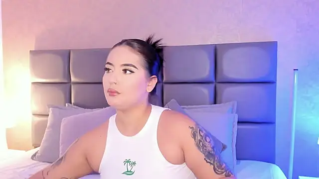 Snapshot of SpicySugar_ chatting on February 8, 6:11 pm SpicySugar online show from February 8, 6:11 pm