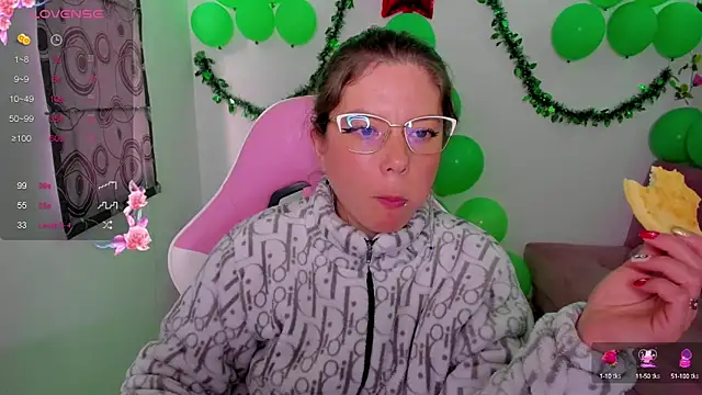 Snapshot of Susana_garcia_ chatting on December 13, 10:23 pm Susana garcia online show from December 13, 10:23 pm