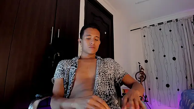 alessandro wizard online show from March 8, 1:39 am