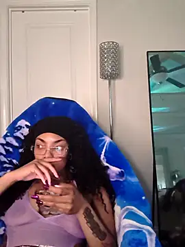 Snapshot of butterflybootyy chatting on May 19, 12:16 am butterflybootyy online show from May 19, 12:16 am