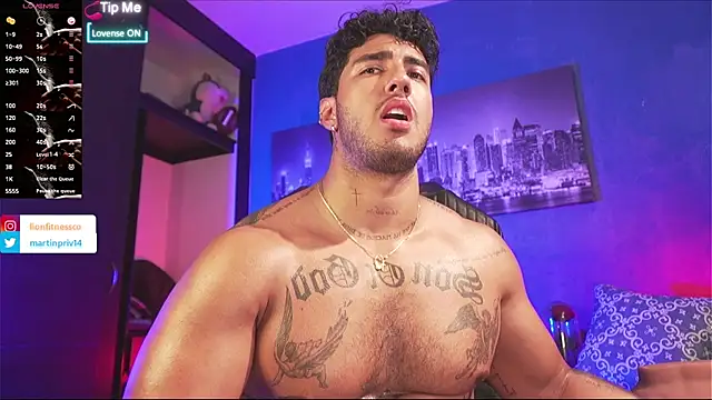 JACOB MARTINS online show from November 25, 8:42 pm