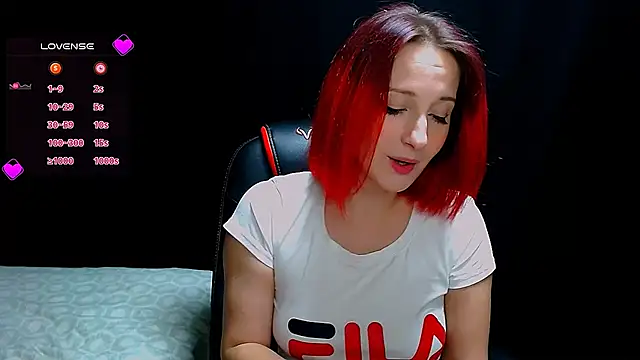 Snapshot of AgathaNoxe chatting on December 19, 10:21 pm AgathaNoxe online show from December 19, 10:21 pm