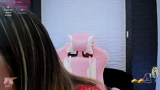 Snapshot of Bella_reaset18 chatting on December 3, 7:22 pm Bella reaset18 online show from December 3, 7:22 pm