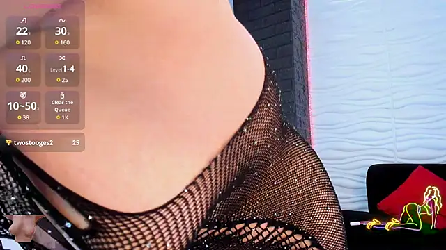 Snapshot of Bella_reaset18 chatting on December 5, 10:01 pm Bella reaset18 online show from December 5, 10:01 pm