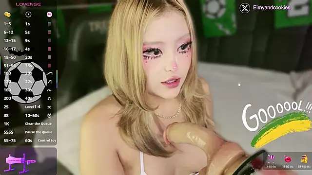Snapshot of Teen_sofia_ chatting on June 27, 5:01 am Teen sofia online show from June 27, 5:01 am