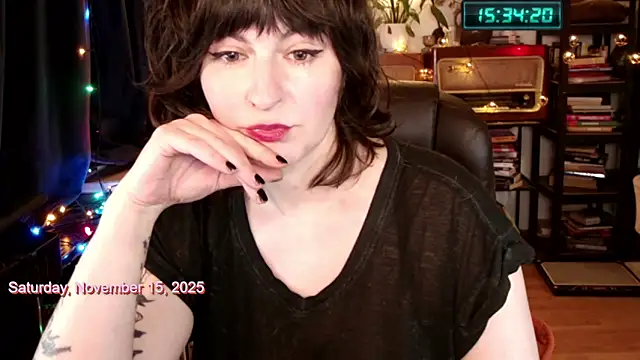 Snapshot of 404girlnotfound chatting on November 15, 2:35 pm 404girlnotfound online show from November 15, 2:35 pm