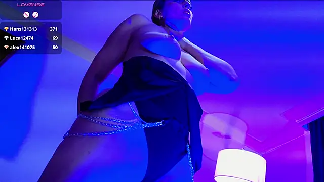 Snapshot of Lizzymontanaa chatting on December 30, 1:58 am Lizzymontanaa online show from December 30, 1:58 am