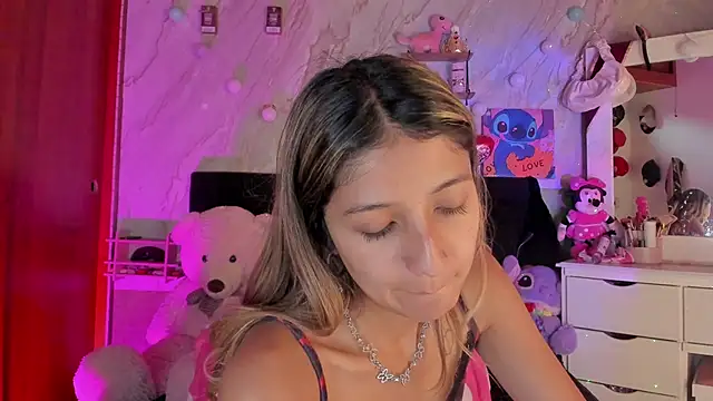 ariana rosse   online show from April 11, 3:16 pm