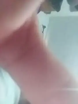 Snapshot of SINUECASTILLO chatting on December 23, 5:17 am SINUECASTILLO online show from December 23, 5:17 am