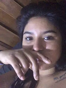 Snapshot of SINUECASTILLO chatting on March 8, 6:37 pm SINUECASTILLO online show from March 8, 6:37 pm