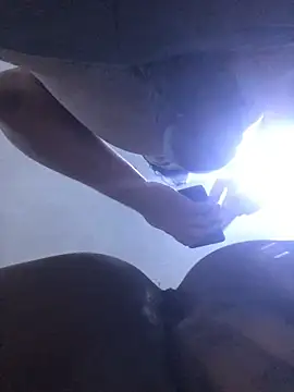 Snapshot of SINUECASTILLO chatting on March 17, 10:49 pm SINUECASTILLO online show from March 17, 10:49 pm