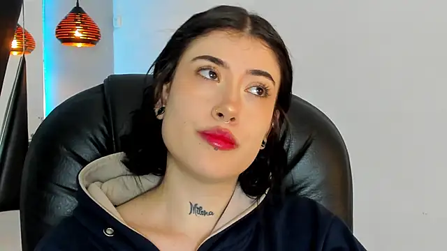 Snapshot of melody_suarez chatting on January 3, 7:29 pm melody suarez online show from January 3, 7:29 pm