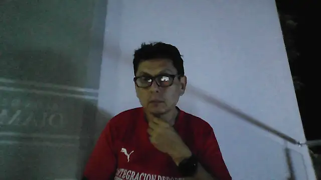 Snapshot of MarcusKelvin chatting on May 3, 3:01 am MarcusKelvin online show from May 3, 3:01 am