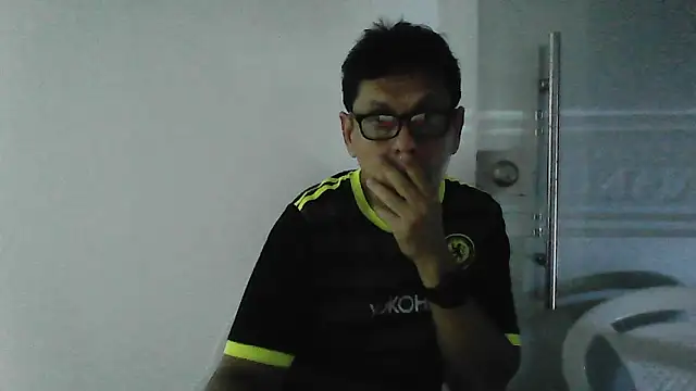 Snapshot of MarcusKelvin chatting on May 8, 4:29 am MarcusKelvin online show from May 8, 4:29 am