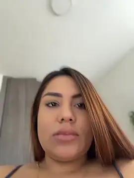 Snapshot of valeria2019hot chatting on May 27, 2:58 pm valeria2019hot online show from May 27, 2:58 pm