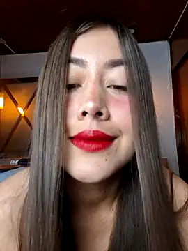 Snapshot of Maralains chatting on April 27, 6:33 am Maralains online show from April 27, 6:33 am