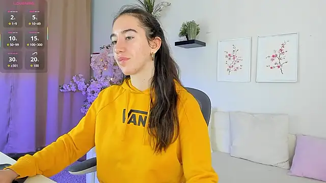 Belle Via online show from March 25, 1:39 pm