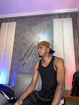 AaronCruz  online show from February 5, 4:33 pm