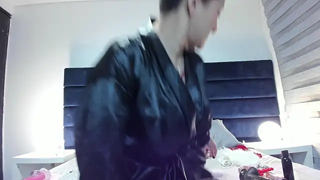  Cristal evans online show from January 5, 9:48 am