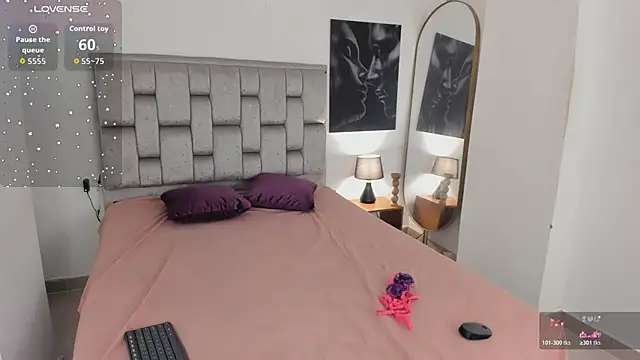 Snapshot of Harmony_Malkova chatting on June 19, 12:04 am Harmony Malkova online show from June 19, 12:04 am