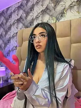 Kristin Ramirez online show from June 10, 1:17 am