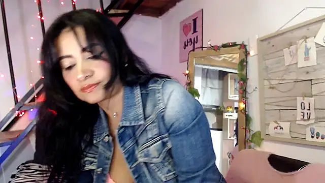 luna sky83 online show from November 25, 5:40 am