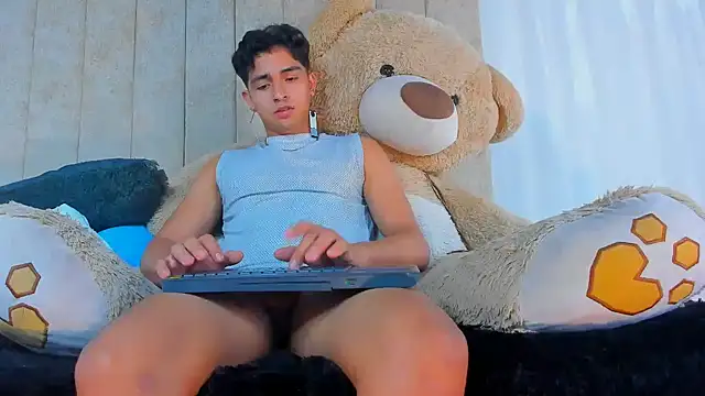 Snapshot of Muichiro_tokito1 chatting on January 31, 8:22 am Muichiro tokito1 online show from January 31, 8:22 am