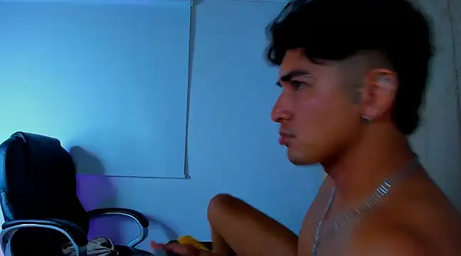 Snapshot of Muichiro_tokito1 chatting on March 2, 7:32 am Muichiro tokito1 online show from March 2, 7:32 am