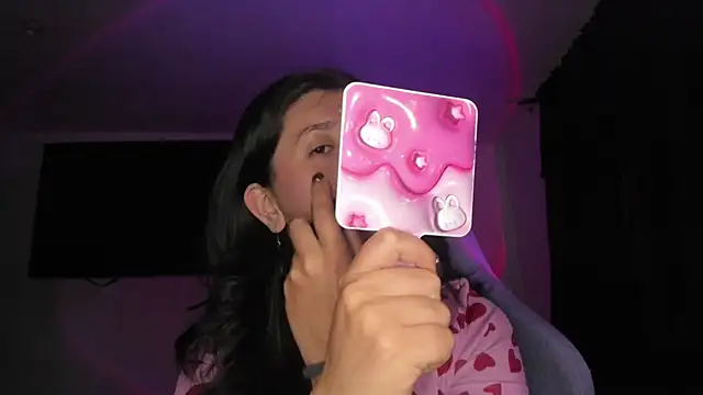 Bunnyy095 online show from April 18, 2:37 am