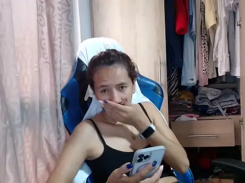 Snapshot of Erotic_latina chatting on February 27, 12:13 pm Erotic latina online show from February 27, 12:13 pm